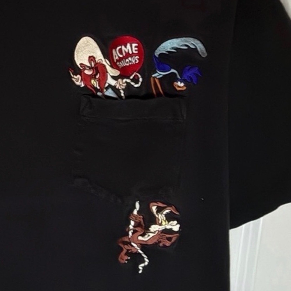 Vintage Warner Bros Studio Store Looney Tunes Embroidered Pocket T-Shirt Black M